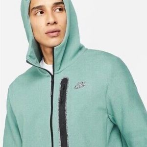Nike Tech Fleece Sportswear Hoodie Men’s Coastal Green